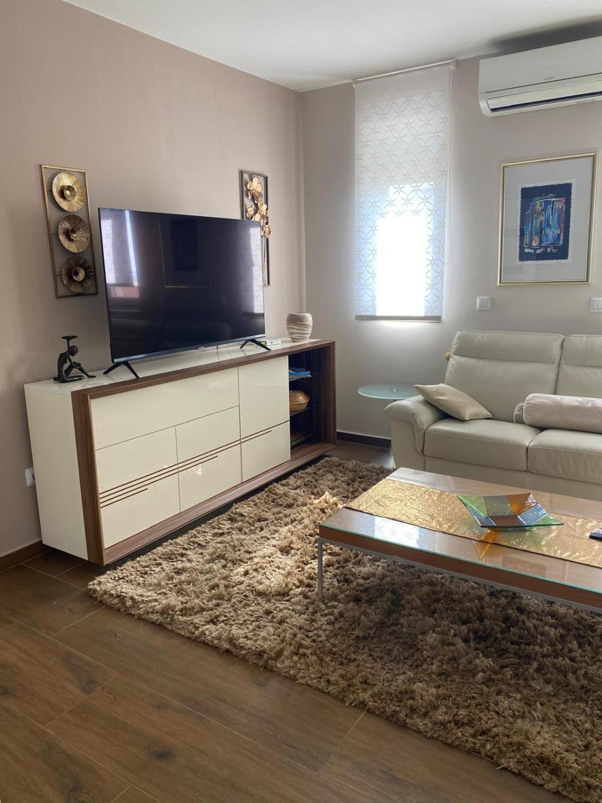 Apartments Luana With Private Jacuzzi Zadar Exteriör bild