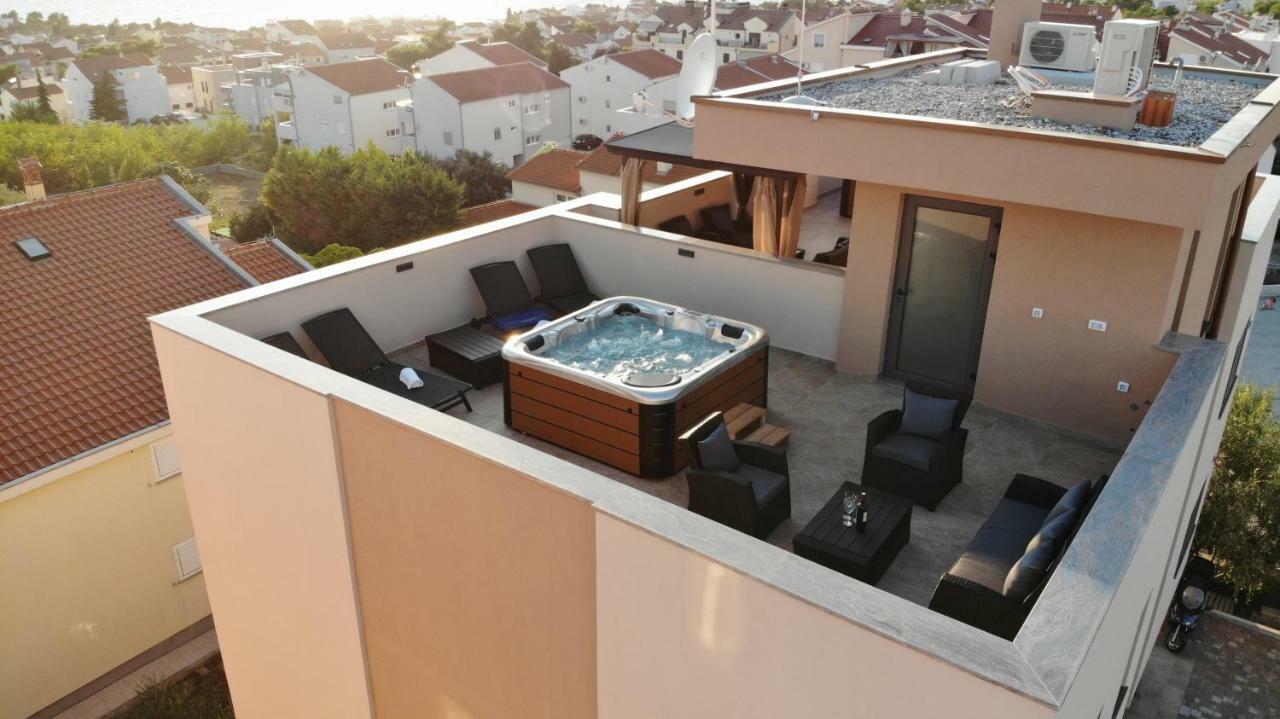 Apartments Luana With Private Jacuzzi Zadar Exteriör bild
